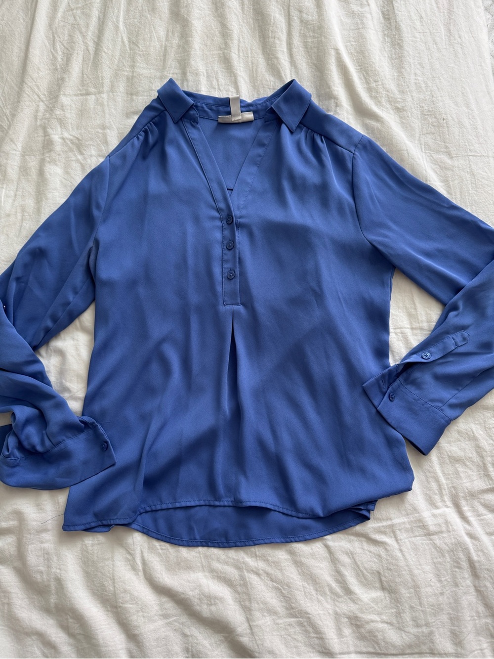 Dana Buchman Blue Split V-Neck Button Blouse